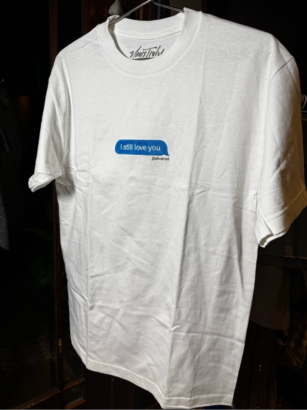 NWOT Yours Truely White Crewneck T Shirt Bubble Chat "I Still Love You" Size Md